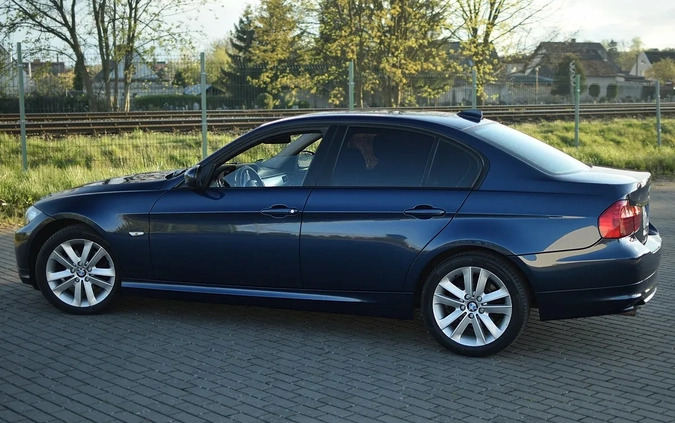 BMW Seria 3 cena 31900 przebieg: 272000, rok produkcji 2011 z Czarne małe 436